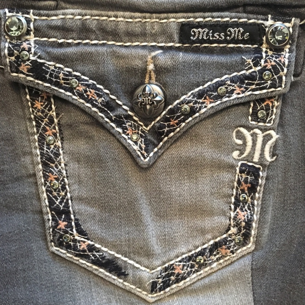 MISS ME DAISEY SHORTS - Picture 8 of 12